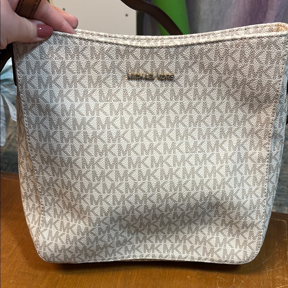 Michael Kors Cream Shoulder Bag